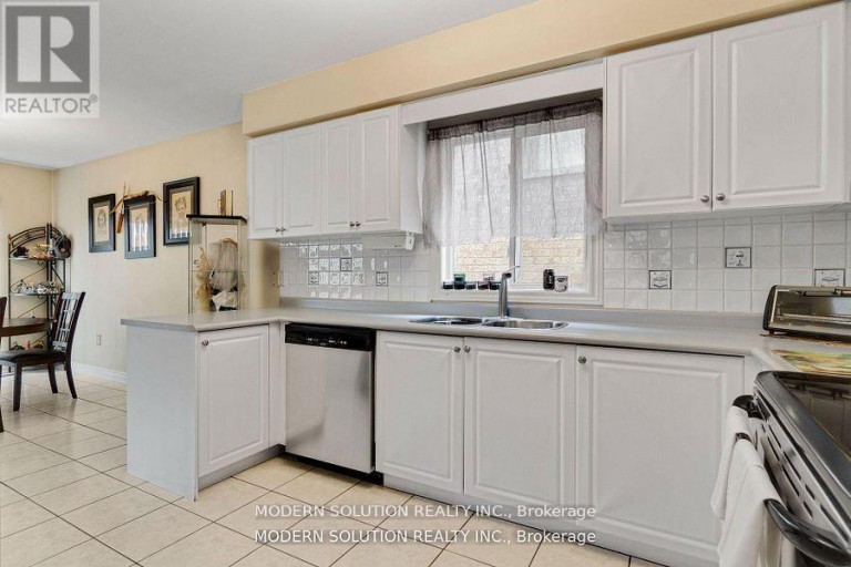 552 WILDGRASS ROAD, Mississauga (Cooksville), Ontario, L5B4H7