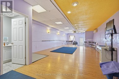 STUDIO AND OFFICES - 80 ALBERT STREET Central Huron (Clinton) Ontario photo 11