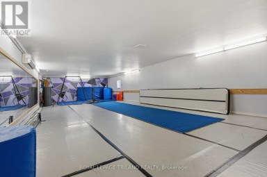 STUDIO AND OFFICES - 80 ALBERT STREET Central Huron (Clinton) Ontario photo 18