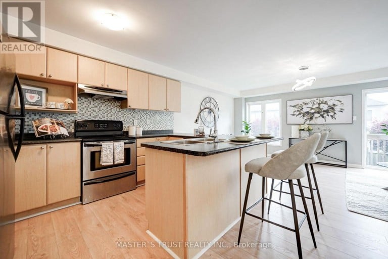 55 BETTINA PLACE, Whitby (Rolling Acres), Ontario, L1R0E9