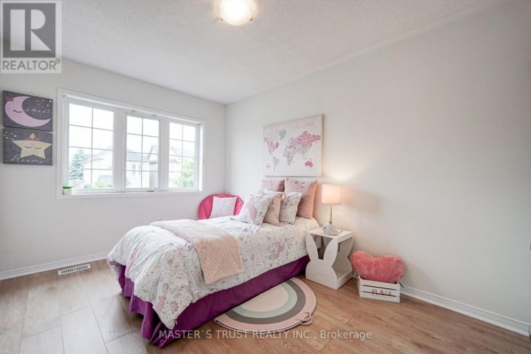 55 BETTINA PLACE, Whitby (Rolling Acres), Ontario, L1R0E9