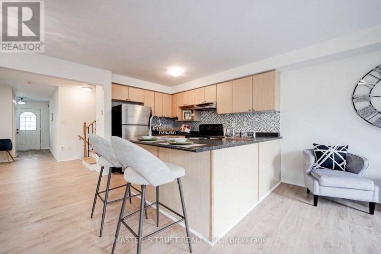 55 BETTINA PLACE, Whitby (Rolling Acres), Ontario, L1R0E9