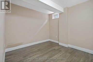 LOWER - 16 SERGIO MARCHI STREET Toronto (Downsview-Roding-CFB) Ontario photo 15