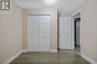 LOWER - 16 SERGIO MARCHI STREET Toronto (Downsview-Roding-CFB) Ontario photo 16