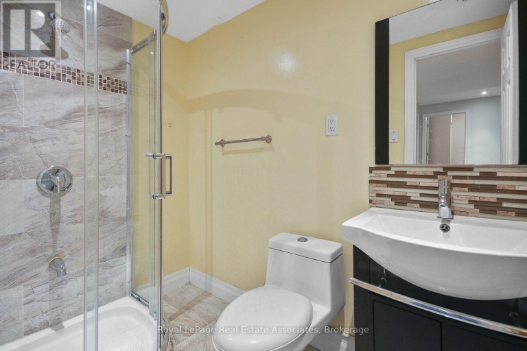 LOWER - 16 SERGIO MARCHI STREET, Toronto (Downsview-Roding-CFB), Ontario, M3L0B7