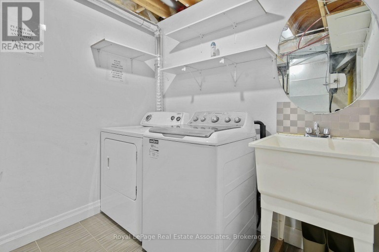 LOWER - 16 SERGIO MARCHI STREET, Toronto (Downsview-Roding-CFB), Ontario, M3L0B7
