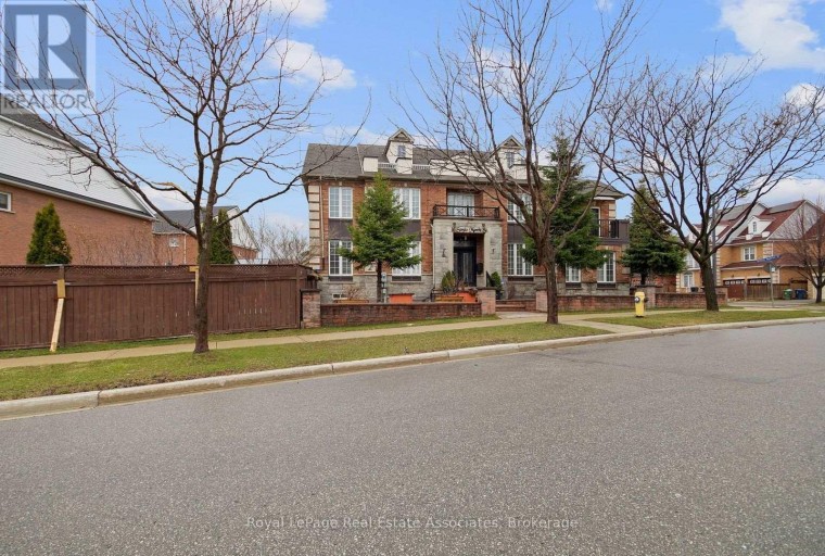 LOWER - 16 SERGIO MARCHI STREET, Toronto (Downsview-Roding-CFB), Ontario, M3L0B7