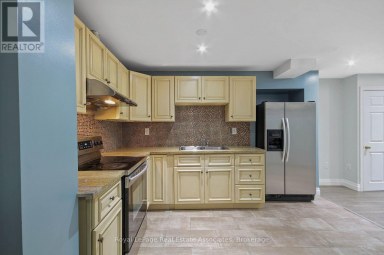 LOWER - 16 SERGIO MARCHI STREET Toronto (Downsview-Roding-CFB) Ontario photo 9