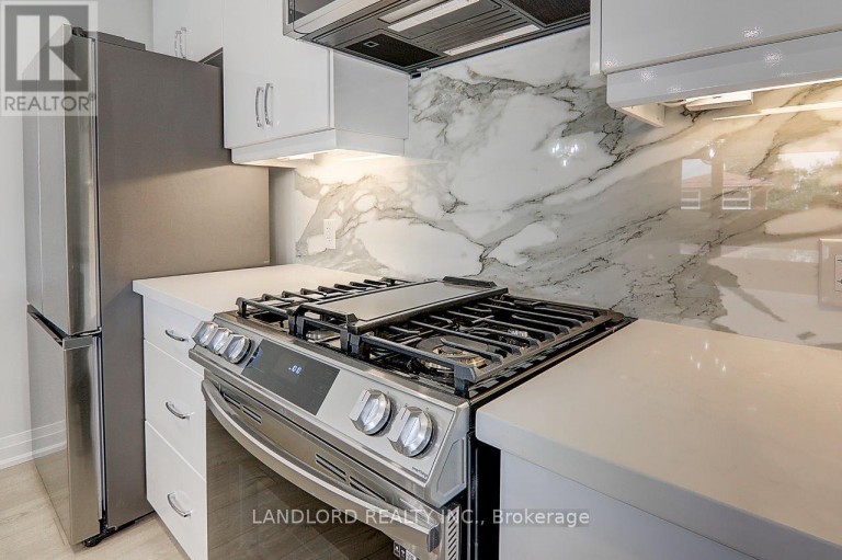 UPPER - 115 LIVINGSTONE AVENUE, Toronto (Briar Hill-Belgravia), Ontario, M6E2L7