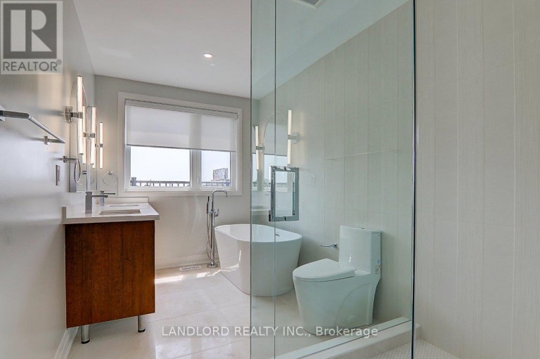 UPPER - 115 LIVINGSTONE AVENUE, Toronto (Briar Hill-Belgravia), Ontario, M6E2L7