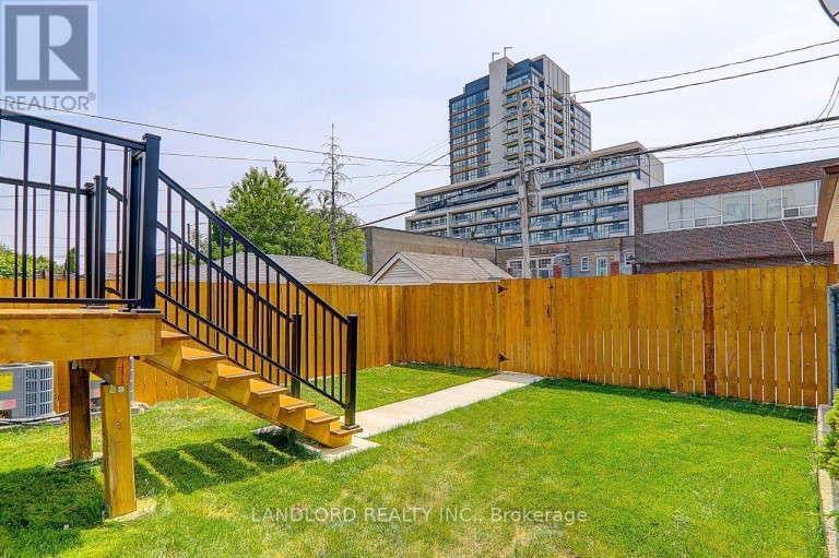 UPPER - 115 LIVINGSTONE AVENUE, Toronto (Briar Hill-Belgravia), Ontario, M6E2L7
