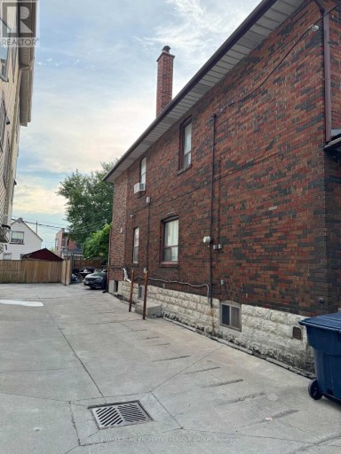 2330 DUFFERIN STREET, Toronto (Caledonia-Fairbank), Ontario, M6E3S4