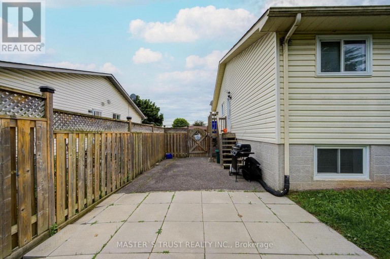 UNIT 2 - 1179 SIMCOE STREET S, Oshawa (Farewell), Ontario, L1H4M1
