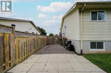 UNIT 2 - 1179 SIMCOE STREET S Oshawa (Farewell) Ontario photo 13