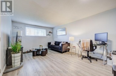 UNIT 2 - 1179 SIMCOE STREET S Oshawa (Farewell) Ontario photo 5