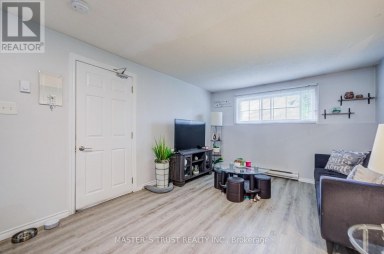 UNIT 2 - 1179 SIMCOE STREET S Oshawa (Farewell) Ontario photo 6