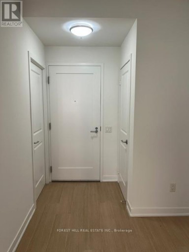 209 - 320 TWEEDSMUIR AVENUE, Toronto (Forest Hill South), Ontario, M5P2Y3