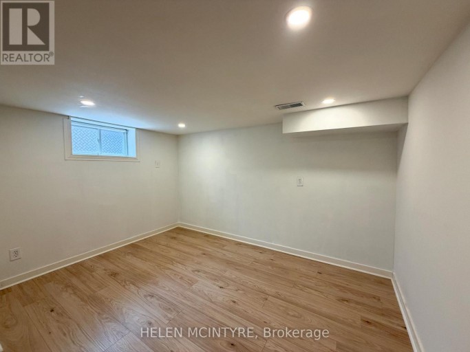 34 DUNNING CRESCENT, Toronto (Alderwood), Ontario, M8W4S8