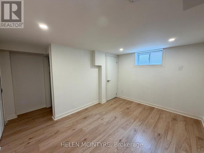 34 DUNNING CRESCENT, Toronto (Alderwood), Ontario, M8W4S8