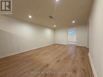 34 DUNNING CRESCENT Toronto (Alderwood) Ontario photo 3