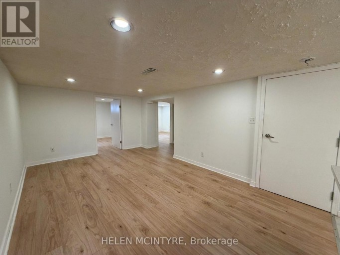 34 DUNNING CRESCENT, Toronto (Alderwood), Ontario, M8W4S8