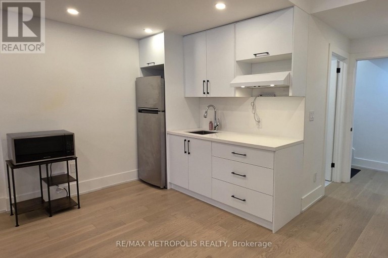 BASEMENT - 1218A ISLINGTON AVENUE, Toronto (Stonegate-Queensway), Ontario, M8Z4T1