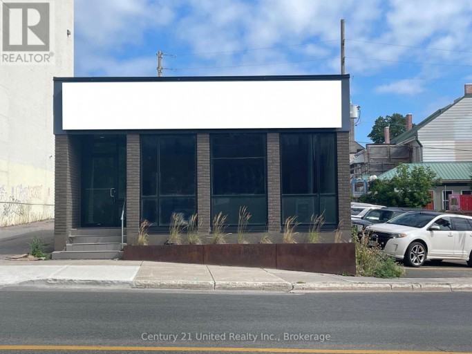 114 SIMCOE STREET, Peterborough (Town Ward 3), Ontario, K9H2H4