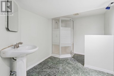 367 BROCK STREET London South (South B) Ontario photo 26