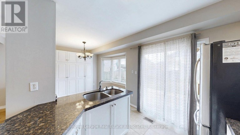 UPPER - 3285 APRICOT STREET, Mississauga (Lisgar), Ontario, L5N8B1