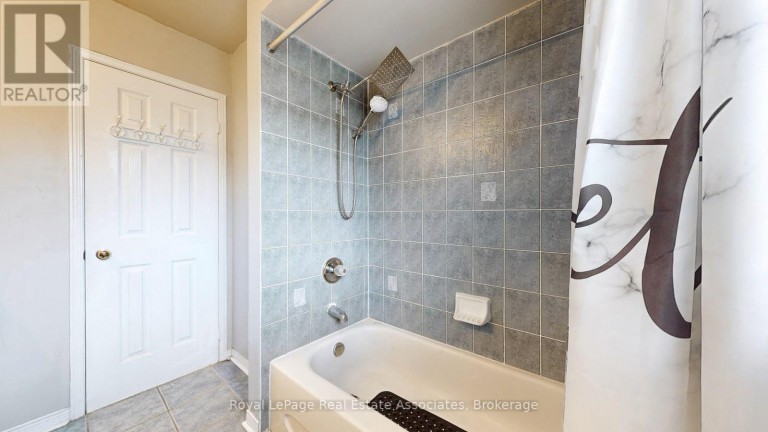 UPPER - 3285 APRICOT STREET, Mississauga (Lisgar), Ontario, L5N8B1