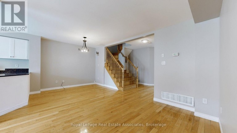 UPPER - 3285 APRICOT STREET, Mississauga (Lisgar), Ontario, L5N8B1