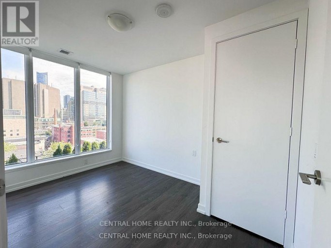 806 - 203 COLLEGE STREET, Toronto (Waterfront Communities), Ontario, M5T1P9