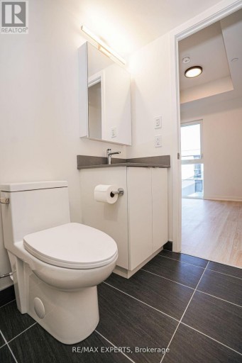532 - 500 WILSON AVENUE, Toronto (Clanton Park), Ontario, M3H5Y9
