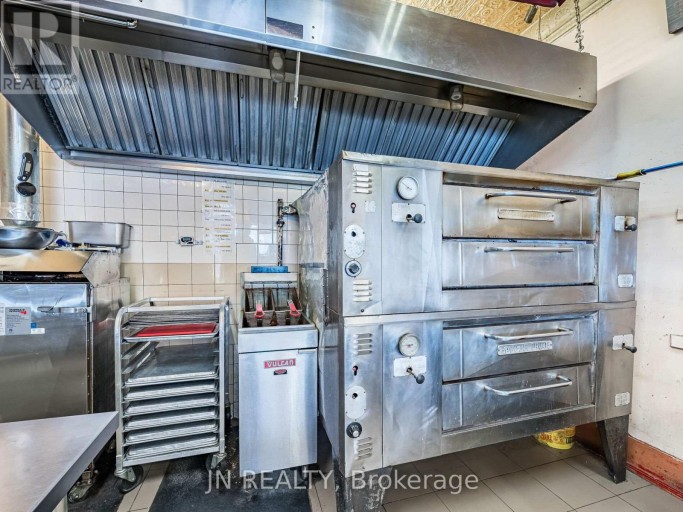 289 MAIN STREET W, King (Schomberg), Ontario, L0G1T0