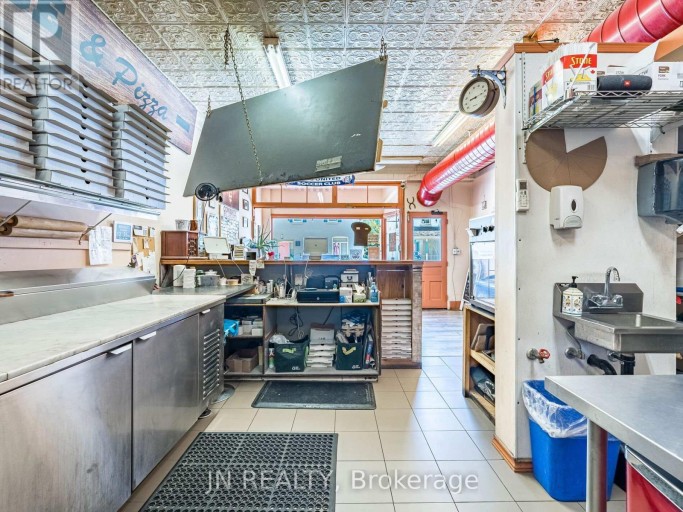 289 MAIN STREET W, King (Schomberg), Ontario, L0G1T0
