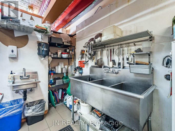 289 MAIN STREET W, King (Schomberg), Ontario, L0G1T0
