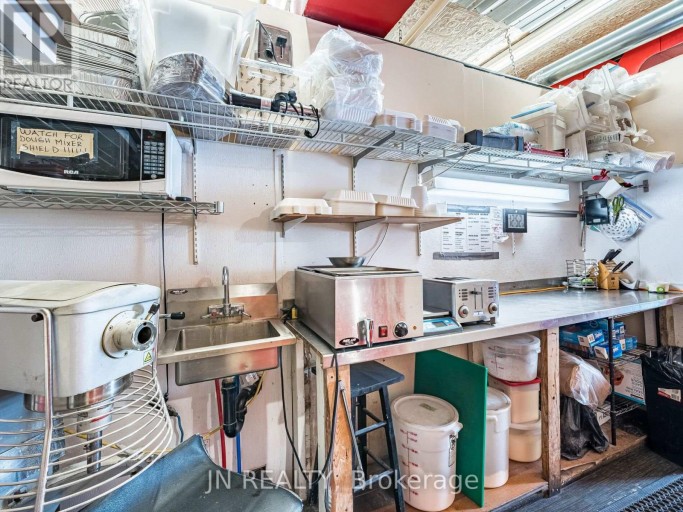 289 MAIN STREET W, King (Schomberg), Ontario, L0G1T0