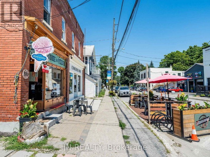 289 MAIN STREET W, King (Schomberg), Ontario, L0G1T0