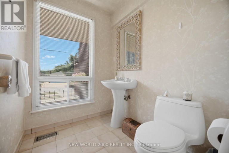 48 CLAIR ROAD, Toronto (Glenfield-Jane Heights), Ontario, M3N1A6
