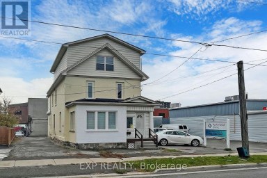 15 COLBORNE STREET E Oshawa (O'Neill) Ontario photo 1