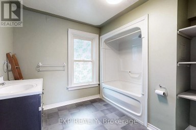 15 COLBORNE STREET E Oshawa (O'Neill) Ontario photo 16