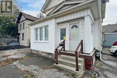 15 COLBORNE STREET E Oshawa (O'Neill) Ontario photo 2