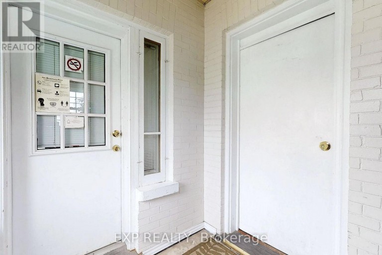 15 COLBORNE STREET E, Oshawa (O'Neill), Ontario, L1G1M1
