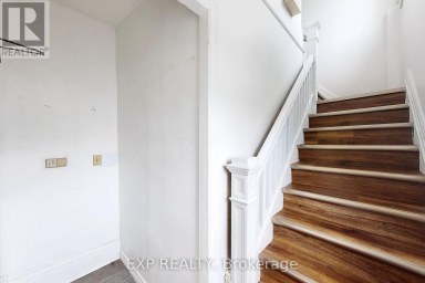 15 COLBORNE STREET E Oshawa (O'Neill) Ontario photo 4