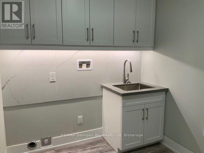 5 OAKWOOD AVENUE N, Tiny, Ontario, L9M0J2
