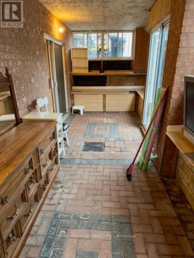 BSMT - 245 FLOYD AVENUE, Toronto (Danforth Village-East York), Ontario, M4J2J2