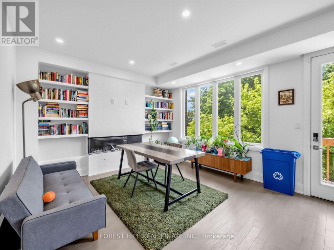 2996 WESTON ROAD, Toronto (Humberlea-Pelmo Park), Ontario, M9M2S7