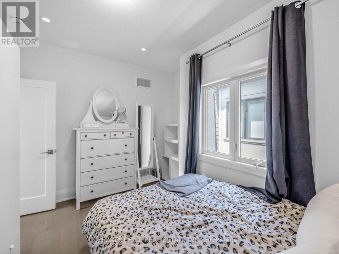 2996 WESTON ROAD, Toronto (Humberlea-Pelmo Park), Ontario, M9M2S7