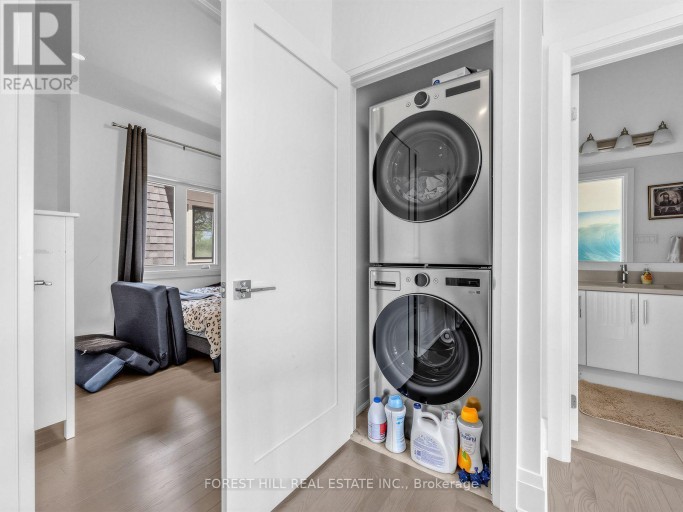 2996 WESTON ROAD, Toronto (Humberlea-Pelmo Park), Ontario, M9M2S7