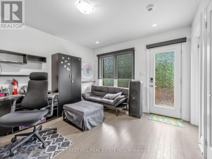 2996 WESTON ROAD, Toronto (Humberlea-Pelmo Park), Ontario, M9M2S7